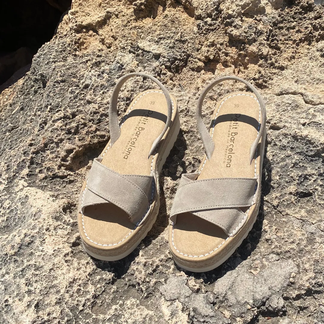 Cross over Platform Avarcas | Stone (Padded)