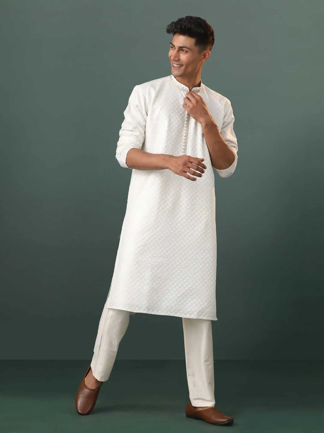 Vastramay White Embroidered Kurta Pyjama Set