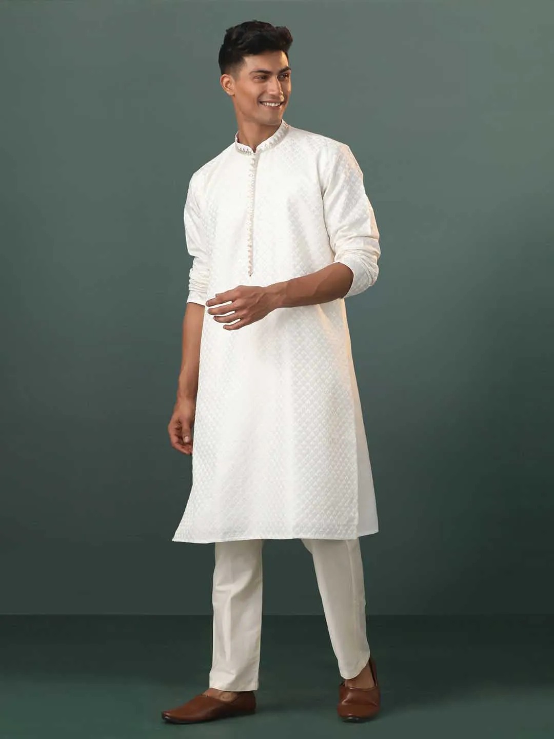 Vastramay White Embroidered Kurta Pyjama Set